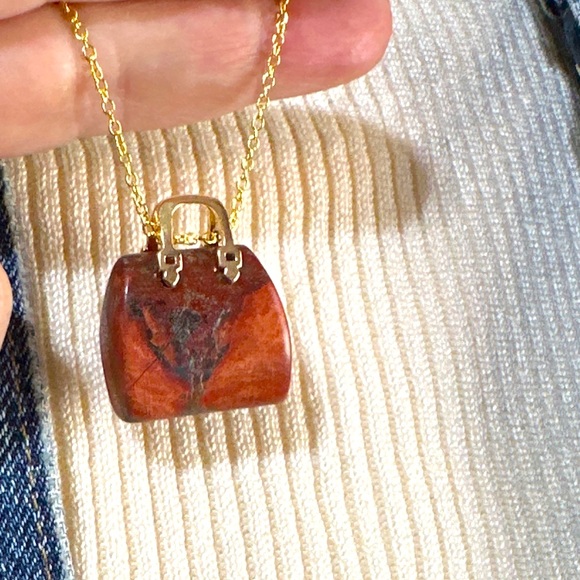Red Picasso jasper carved handbag in vermeil gold dainty chain pendant necklace - Picture 2 of 4